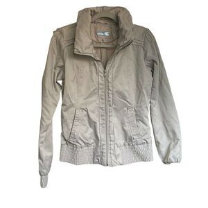 𝅺BERSHKA Women's Beige Full Zip Jacket size 30 Mex L Outerwear Pleat Detail